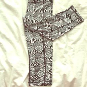 VICTORIAS SECRET: knockout cropped leggings